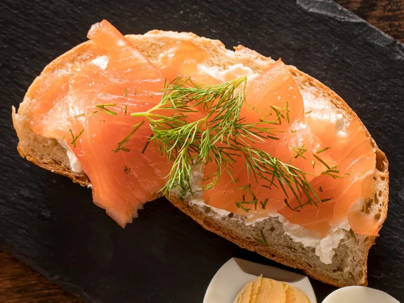 TOSTA DE SALMÓN