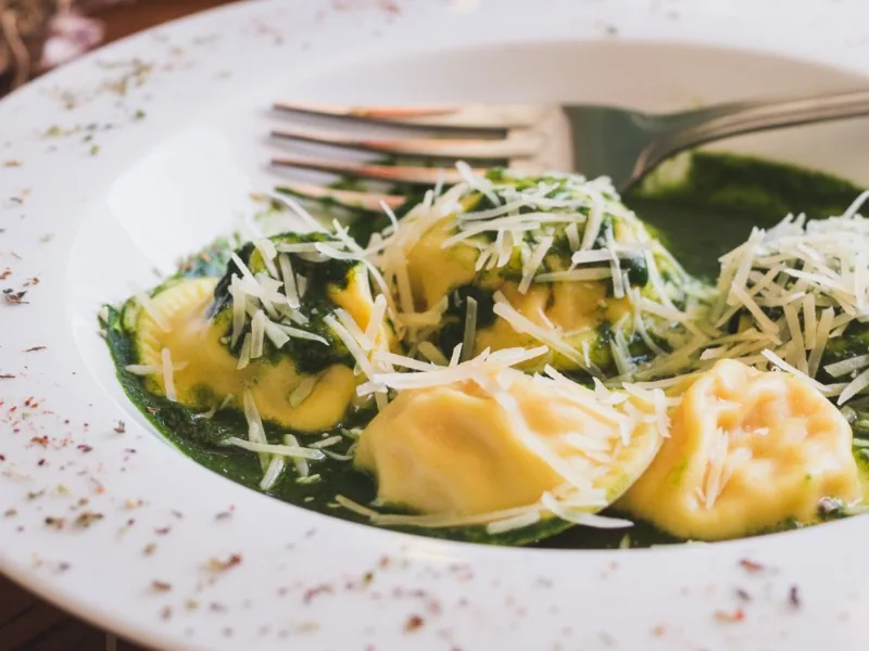 Raviolones de verdura y ricotta