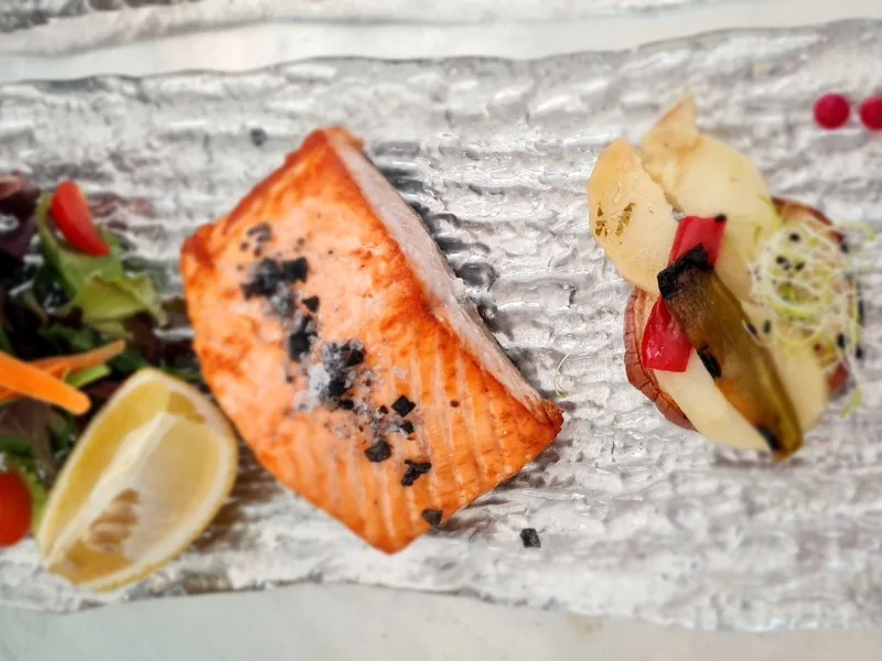 SALMÓN A LA PARRILLA.
