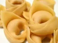 Tortellini farcits de carn (pasta fresca)*