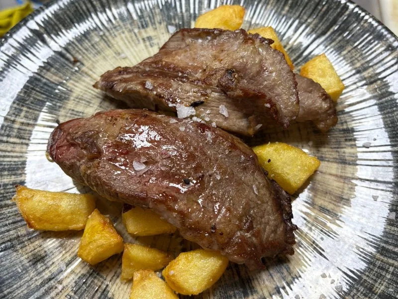 Iberian prey with potatoes