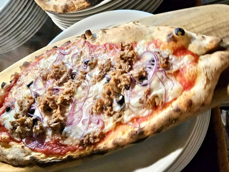 Pizza tonnara