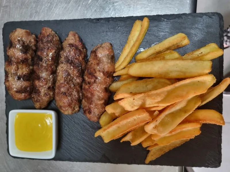 MICI A LA BRASA
