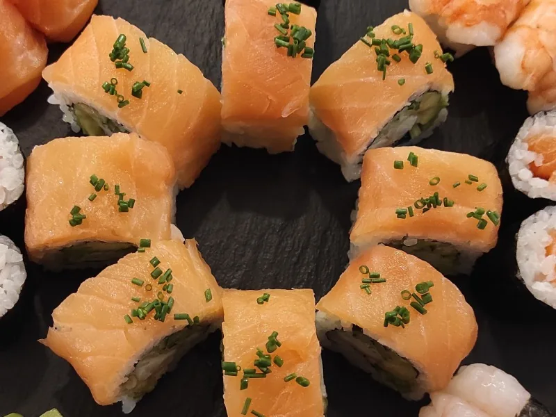 SALMÓN REINA ROLL