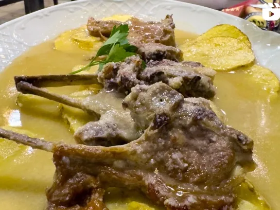 Chuletitas de cordero lechal al ajo cabañil