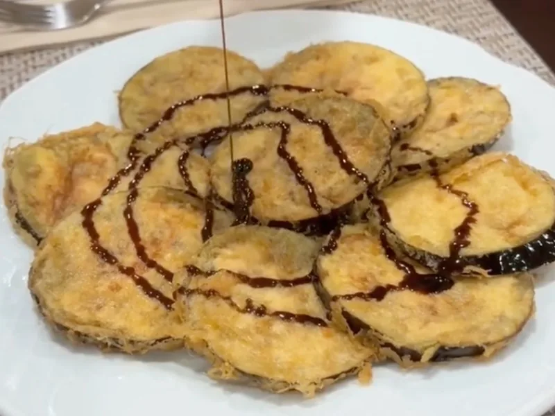 Berenjenas fritas con miel de caña