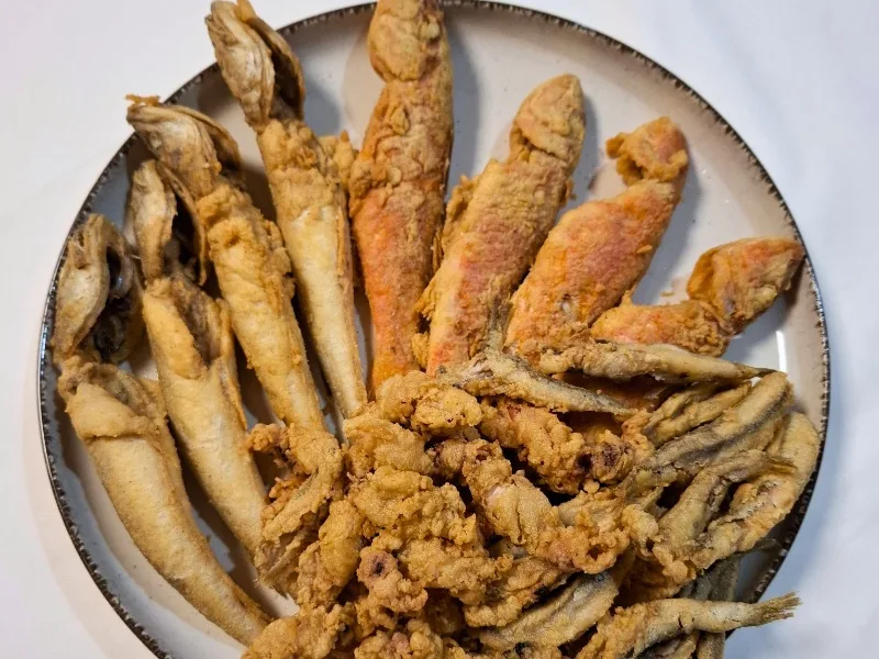 Mix fried fish