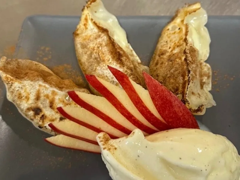 Gyoza de manzana + helado
