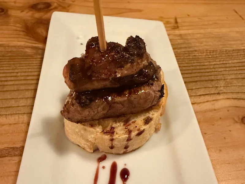 Pincho de solomillo y foie