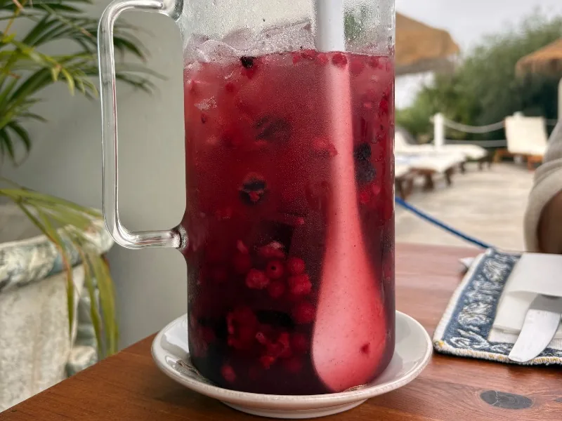 Sangra de cava y frutos rojos