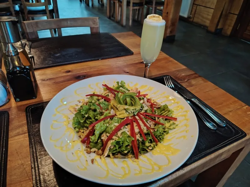 ENSALADA DE SALMON AHUMADO