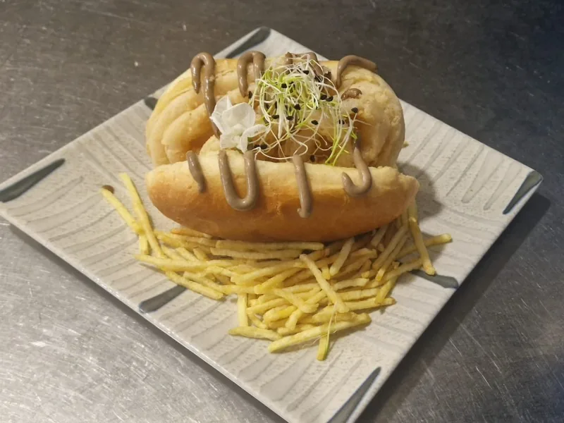 BOCADILLETE DE PAN BRIOCHE DE CALAMARES