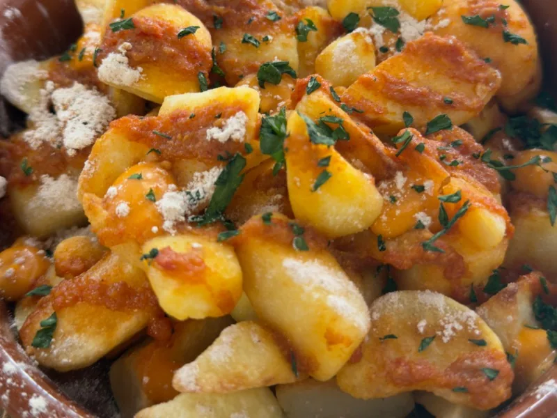 PAPAS BRAVAS CASTILLO