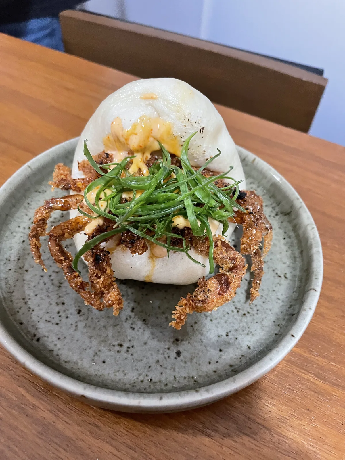 Bao de soft shell crap