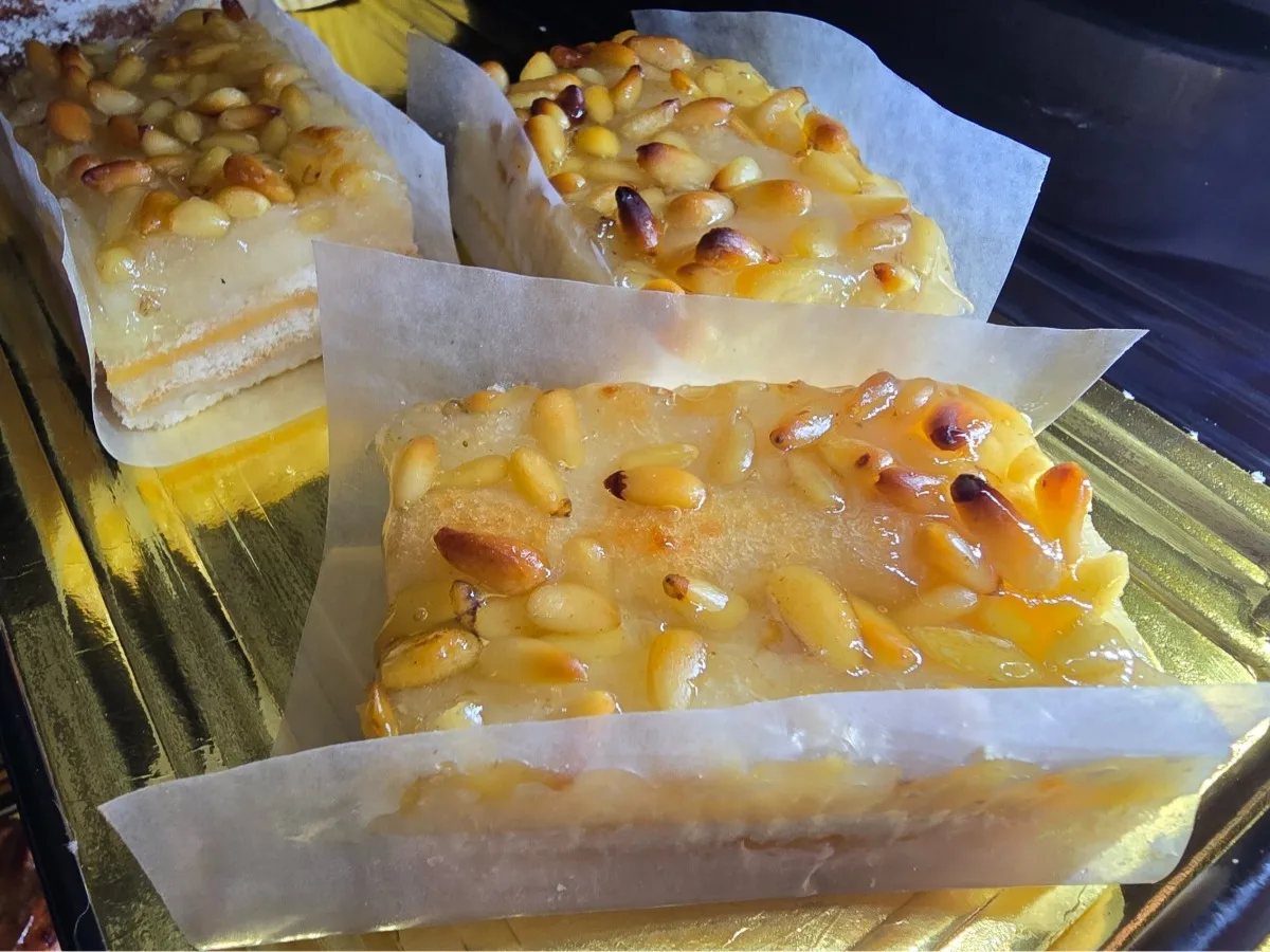 Dulce de piñones
