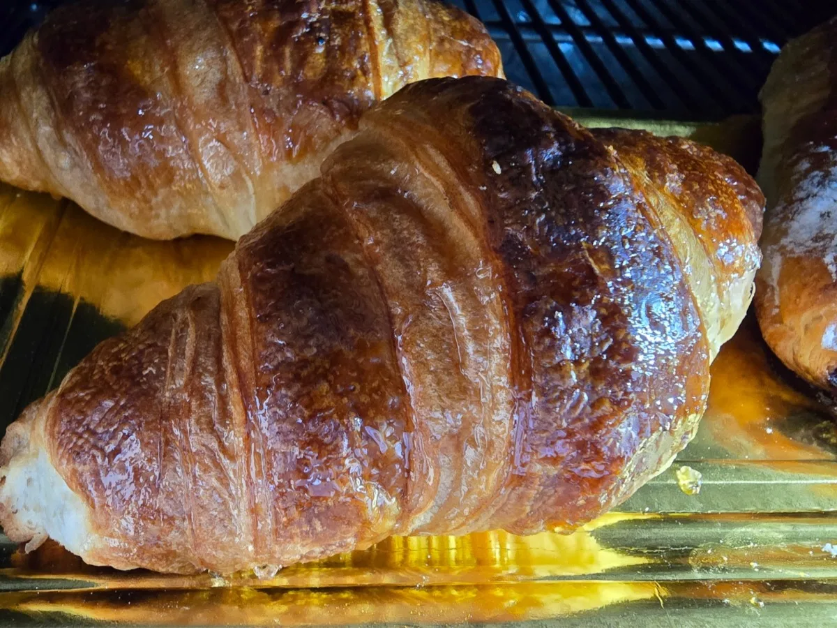 Croissant de mantequilla